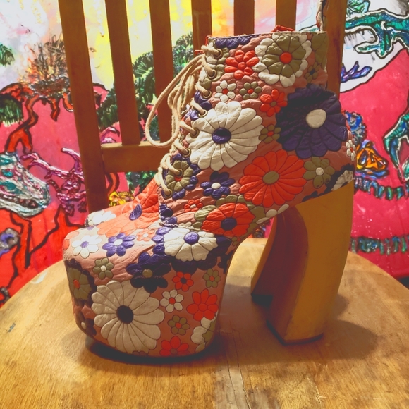 Jeffrey Campbell Shoes - JEFFREY CAMPBELL LELA Floral Platforms 8 Rare